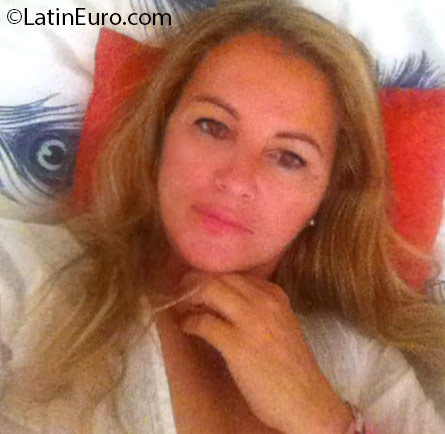 Date this passionate Brazil girl Dulcinia from Governador Valadares BR9642
