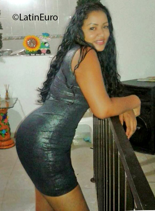 Date this funny Colombia girl Paola from Buenaventura CO18872