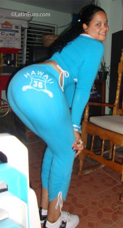 Date this lovely Dominican Republic girl Patricia from Santo Domingo DO25590