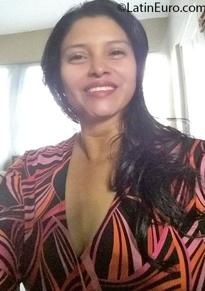 Date this hot Honduras girl Alba from tegucigalpa HN2153