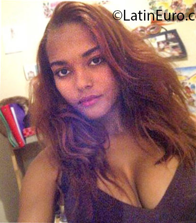 Date this foxy Dominican Republic girl Rose from Santo Domingo DO25666