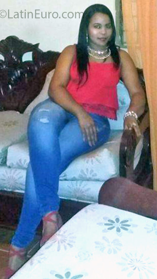 Date this georgeous Dominican Republic girl Mariela from Santo Domingo DO25689