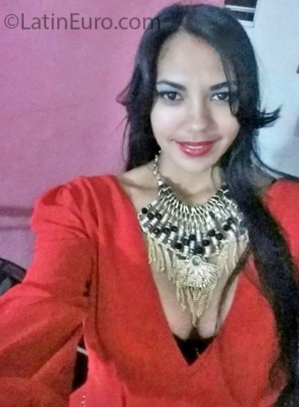 Date this lovely Dominican Republic girl Eleidie from La Vega DO25692