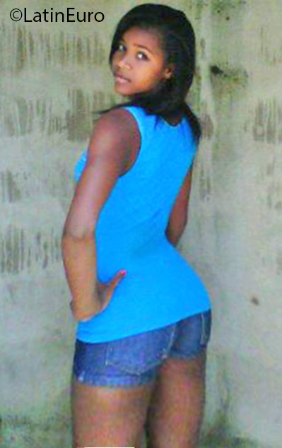 Date this attractive Dominican Republic girl Ruth from San Cristobal DO25712
