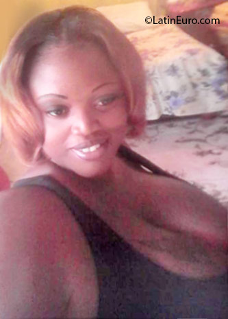Date this foxy Jamaica girl Melony from Kingston JM2312