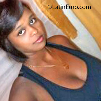 Date this gorgeous Dominican Republic girl Marlenis from Santo Domingo DO25825