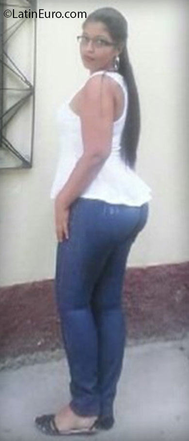 Date this sultry Honduras girl Lizeth from San Pedro Sula HN2189