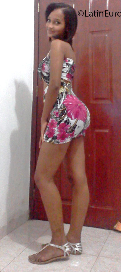 Date this good-looking Dominican Republic girl Madelin from San Cristobal DO25831