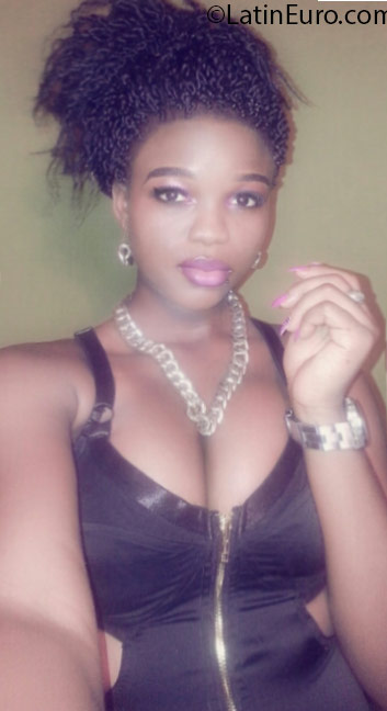 Date this delightful Cameroon girl Aminata from Yaounde CM244