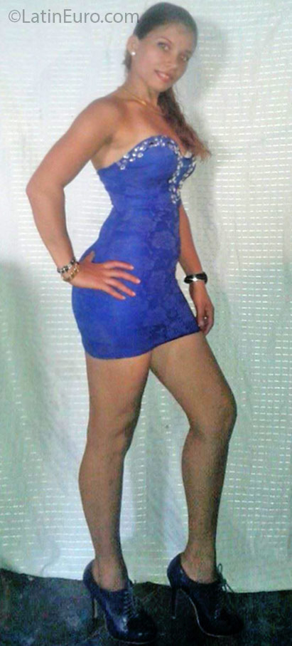 Date this attractive Dominican Republic girl Yokira from Santo Domingo DO25860