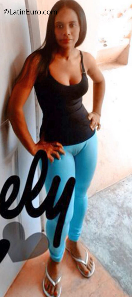 Date this stunning Dominican Republic girl Emilia from Santiago DO25869