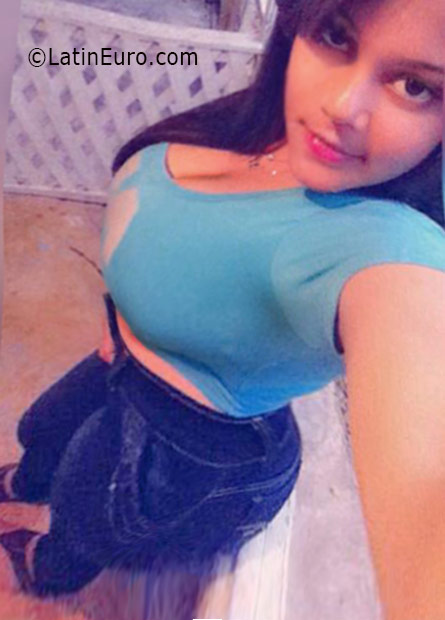 Date this good-looking Dominican Republic girl Yokeira from Santiago DO25890