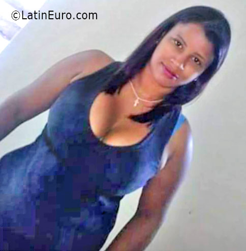Date this good-looking Dominican Republic girl Mabel from Santo Domingo DO25901