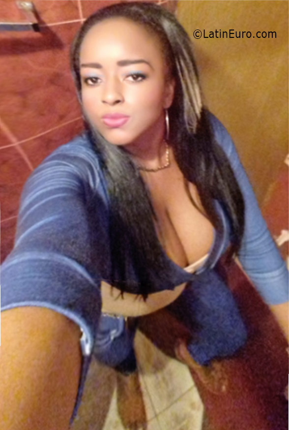 Date this athletic Panama girl Angela from Panama City PA993