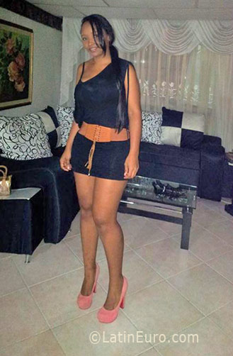 Date this georgeous Colombia girl Sara from Medellin CO19004