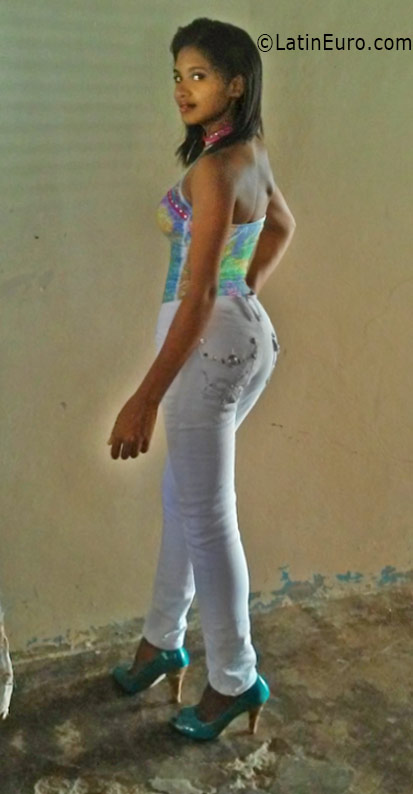 Date this charming Dominican Republic girl Mariela from Santo Domingo DO25920