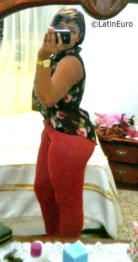 Date this athletic Dominican Republic girl Laura from Santo Domingo DO25940