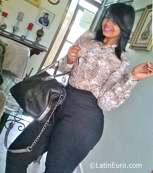 Date this voluptuous Dominican Republic girl Katherine from Santo Domingo DO25951