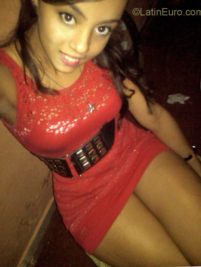 Date this georgeous Dominican Republic girl Noemi from Santiago DO25972