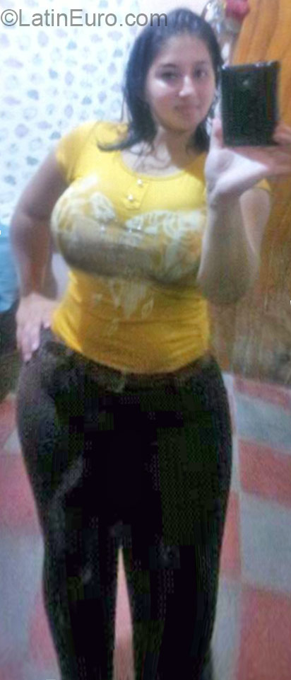 Date this athletic Honduras girl Diana from Comayagua DO25973