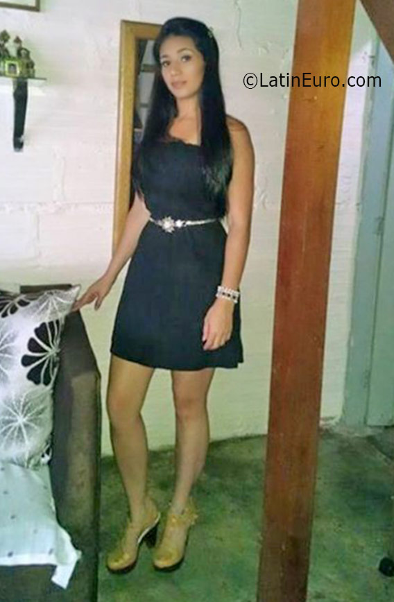 Date this pretty Colombia girl Ana from Medellin CO19036