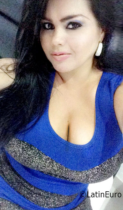Date this voluptuous Colombia girl Paula from Cucuta CO19041