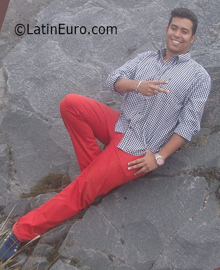 Date this passionate Colombia man Julian from manizales CO19051