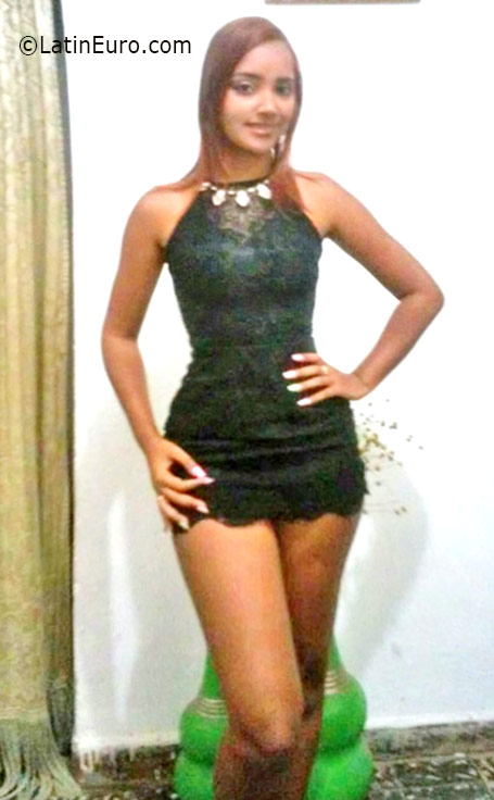 Date this tall Dominican Republic girl Mia from Puerto Plata DO26027