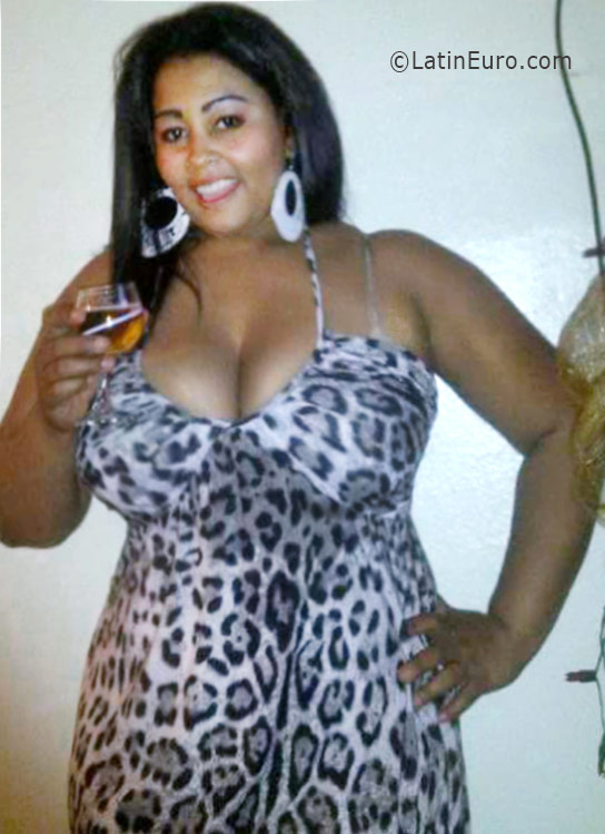 Date this hot Dominican Republic girl Yalanler from Santiago DO26071