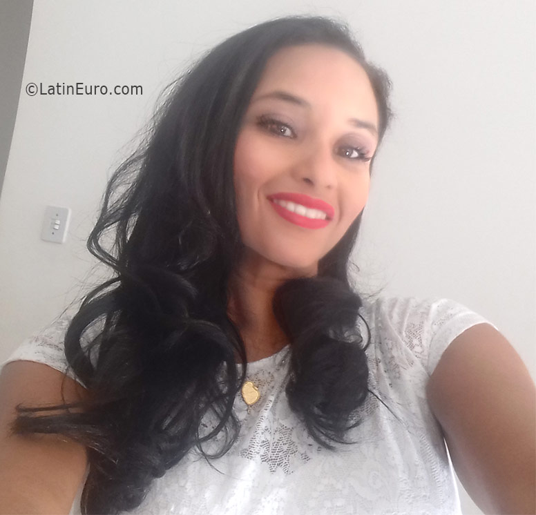 Date this cute Brazil girl Ludmila from Salvador BR9696
