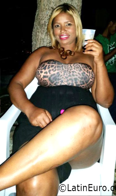 Date this lovely Dominican Republic girl Gleny from Santiago De Los Cabaleros DO26092