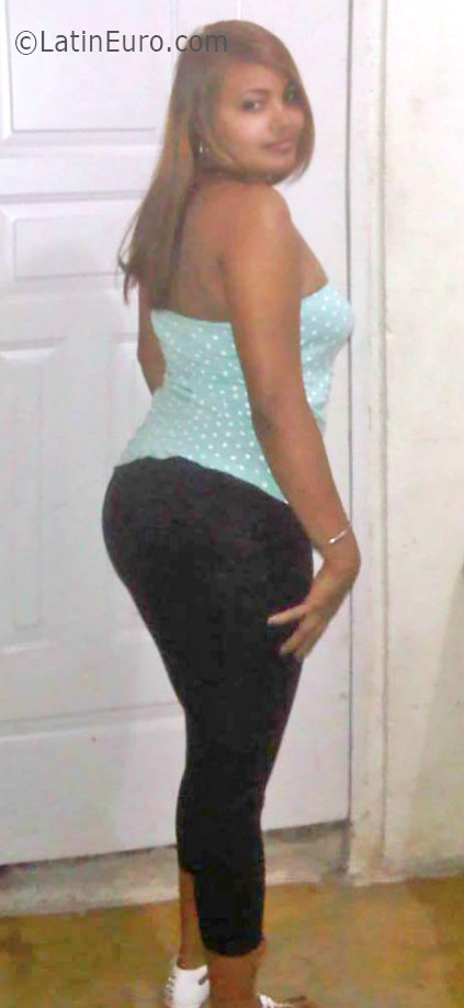 Date this voluptuous Dominican Republic girl Paola from Santo Domingo DO26141