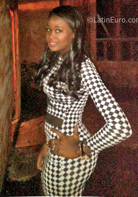 Date this young Dominican Republic girl Yaniris from Santo Domingo DO30062