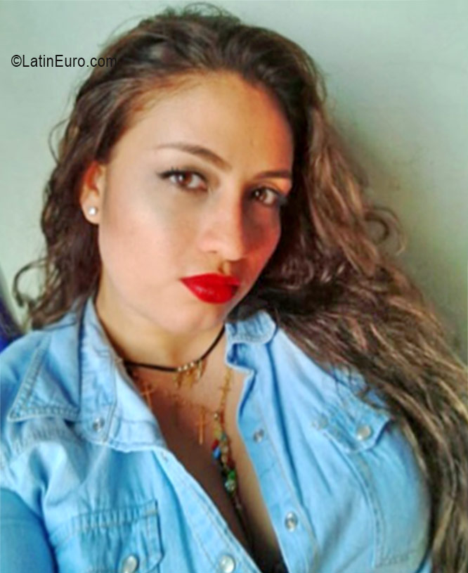 Date this stunning Colombia girl Viviana from Palmira CO19108