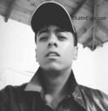 Date this voluptuous Colombia man Carlos from Medellin CO19114
