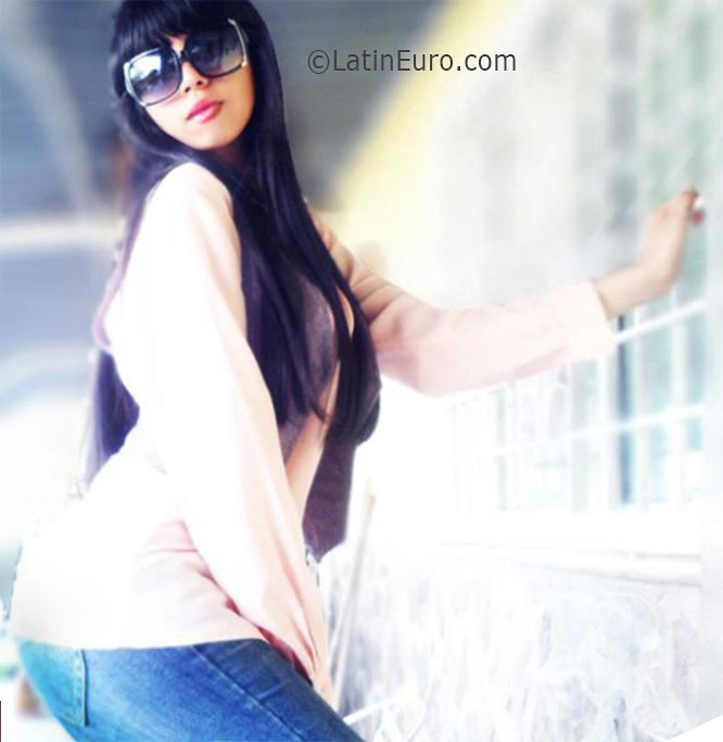 Date this sultry Venezuela girl Marianny from Ojeda VE668
