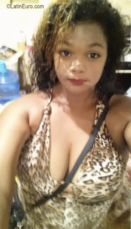 Date this charming Dominican Republic girl Yani from Santo Domingo DO26211