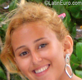 Date this pretty Brazil girl Clara from Goiania BR9744