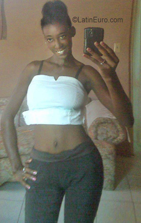 Date this pretty Jamaica girl Slim from Portmore JM2343
