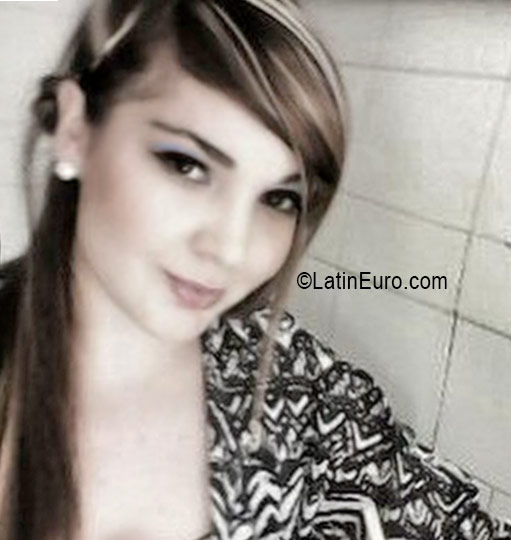 Date this athletic Colombia girl Lina from Medellin CO19364