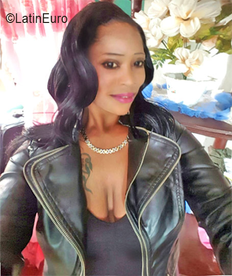 Date this happy Jamaica girl Alicia from Kingston JM2345