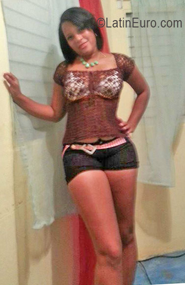 Date this hot Dominican Republic girl Milicalderon from Santo Domingo DO26455