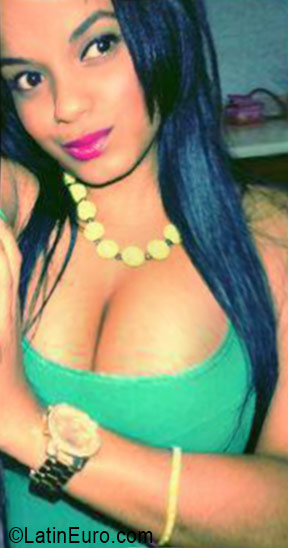 Date this georgeous Dominican Republic girl Eva from Santo Domingo DO26462