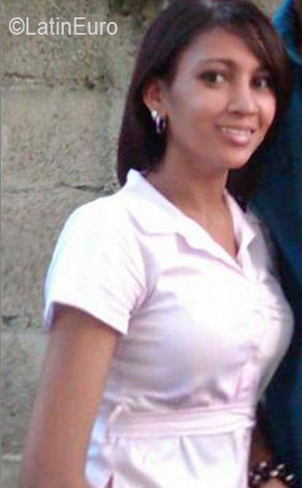 Date this pretty Dominican Republic girl Rasau from San Cristobal DO26498