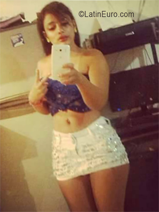 Date this funny Colombia girl Dayana from Cali CO19506
