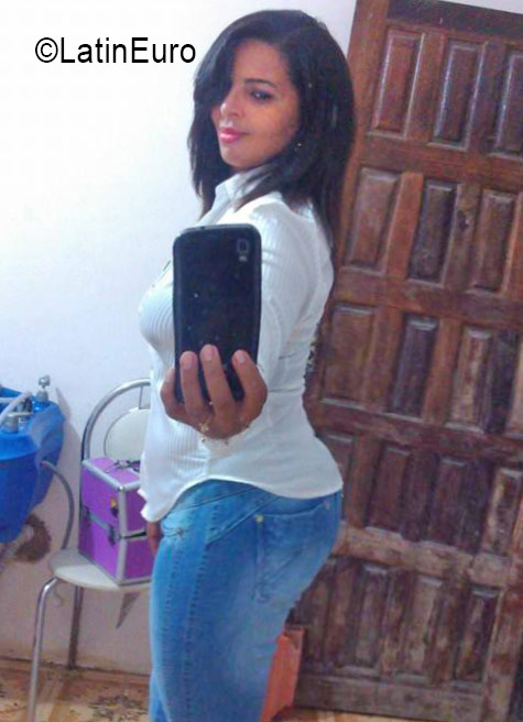 Date this hot Brazil girl Sandra from Salvador BR9779