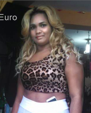 Date this pretty Dominican Republic girl Wanda from Santo Domingo DO26664