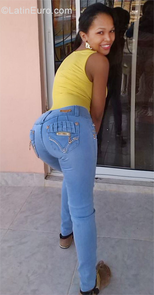 Date this cute Dominican Republic girl Rosa from Santo Domingo DO26674