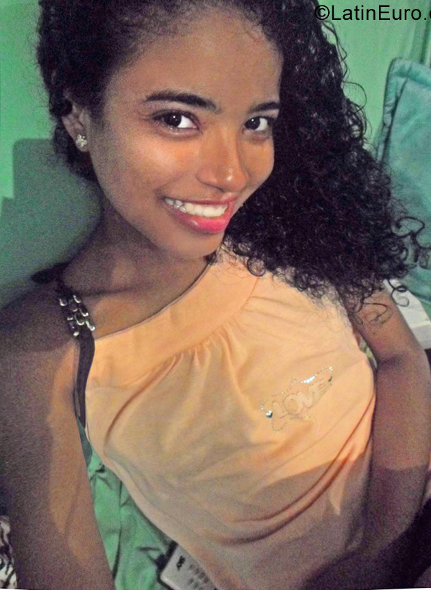 Date this passionate Brazil girl Denise from Salvador BR9788