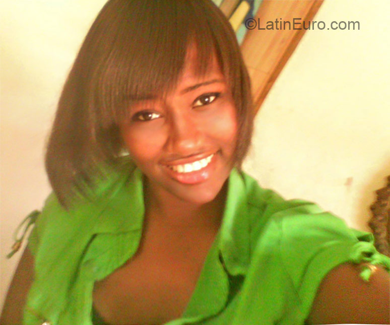 Date this beautiful Dominican Republic girl Cindy from Santo Domingo DO26704